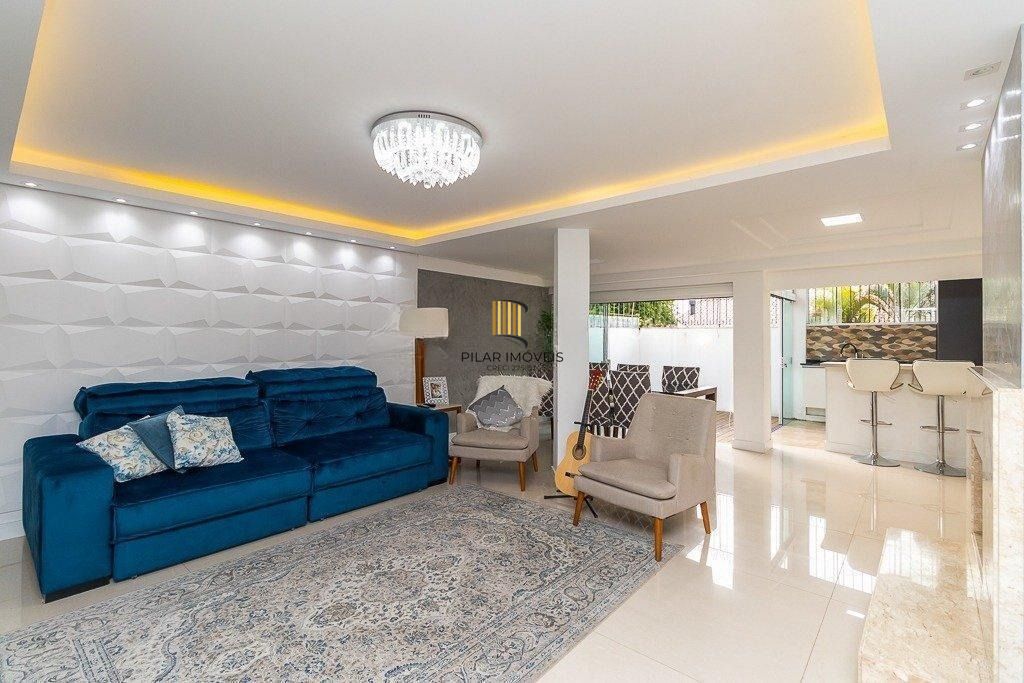 Casa em condomínio com 4 quartos, 2 suítes e 2 vagas à - Jardim Sabara