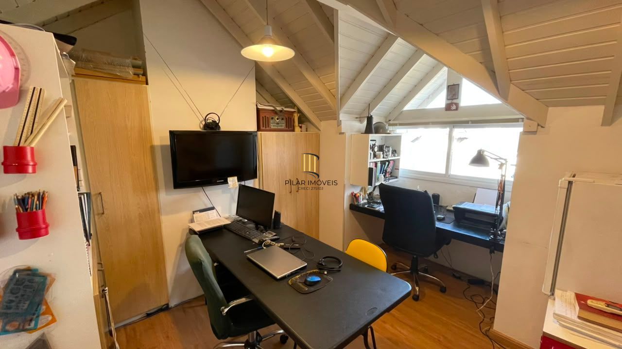 Casa 4 dorms com energia solar em condomínio