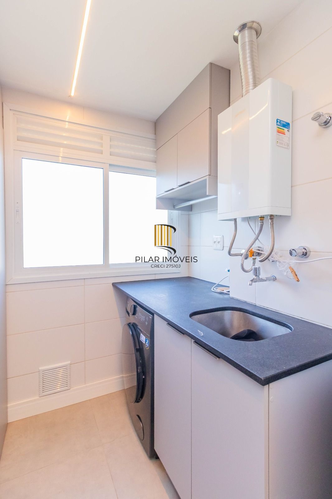 Apartamento 2 dormitórios no bairro Passo da Areia