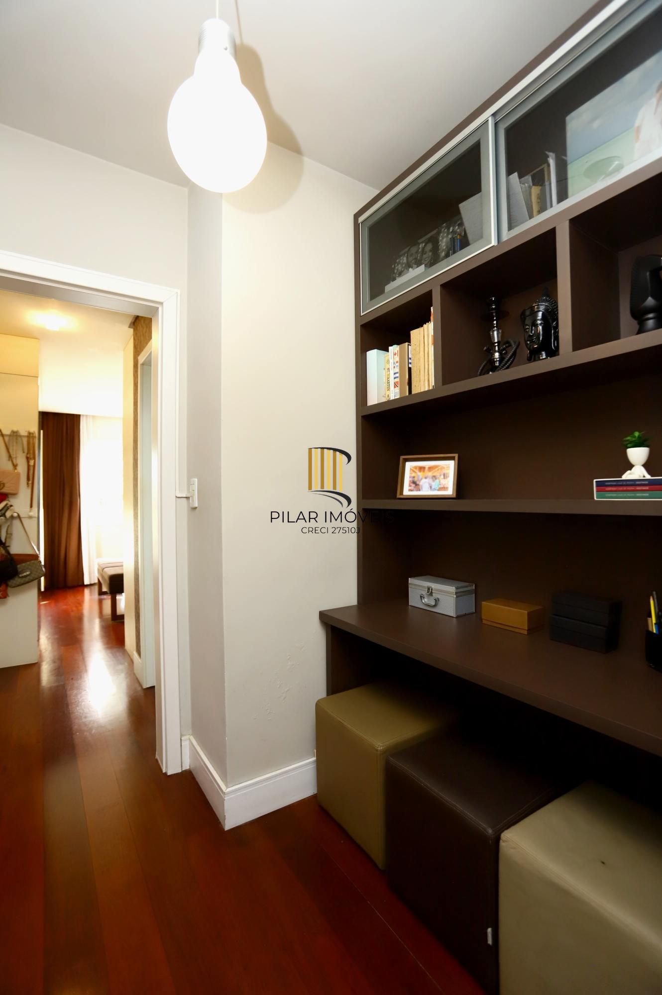 Casa mobiliada com suíte, patio e espaço gourmet completo