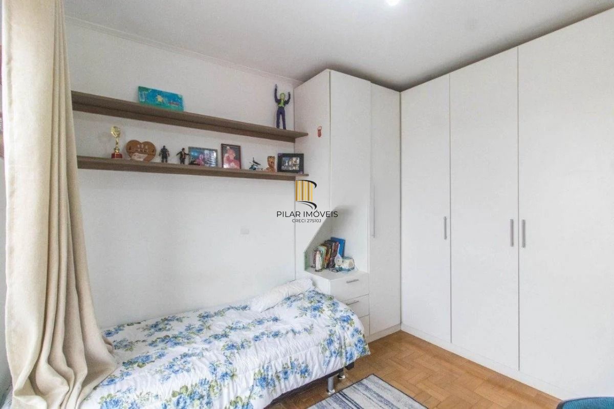 Cobertura ensolarada com 3 quartos, com vista, duas vagas. Cristo Redentor