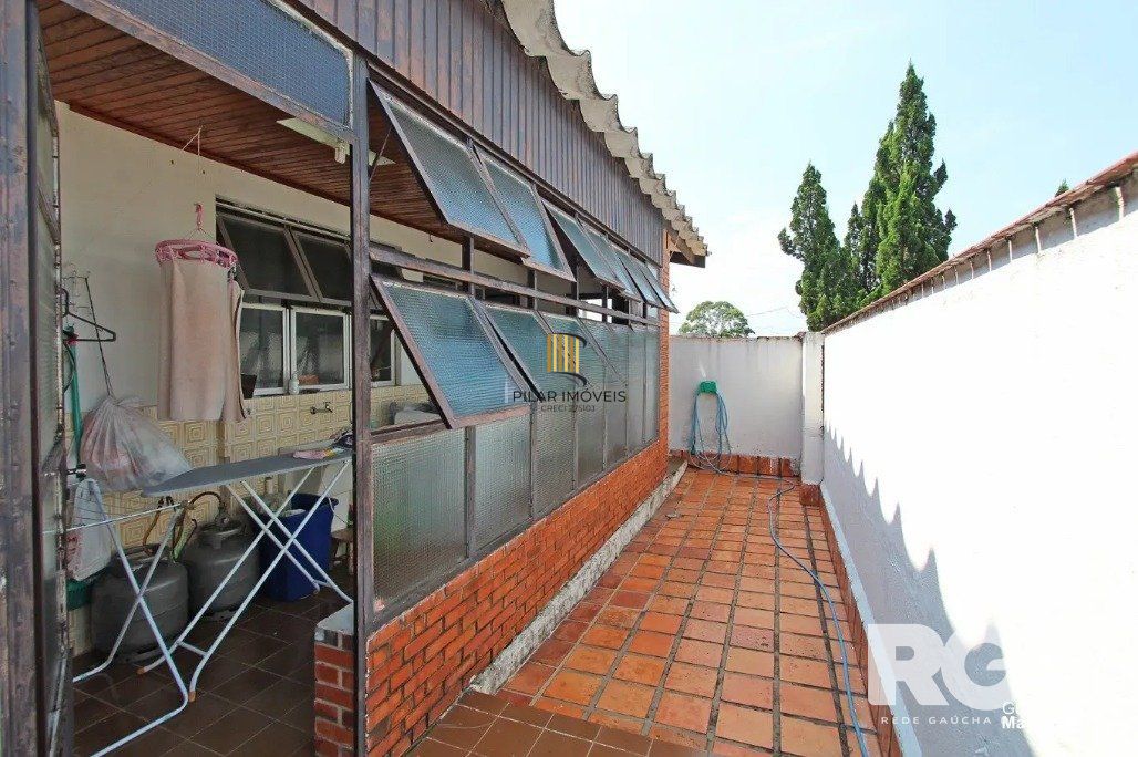 Casa 4 Dormitório(s) Bairro Jardim Sabará