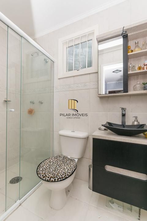 Casa com 3 dormitórios, 01 suíte, 03 vagas