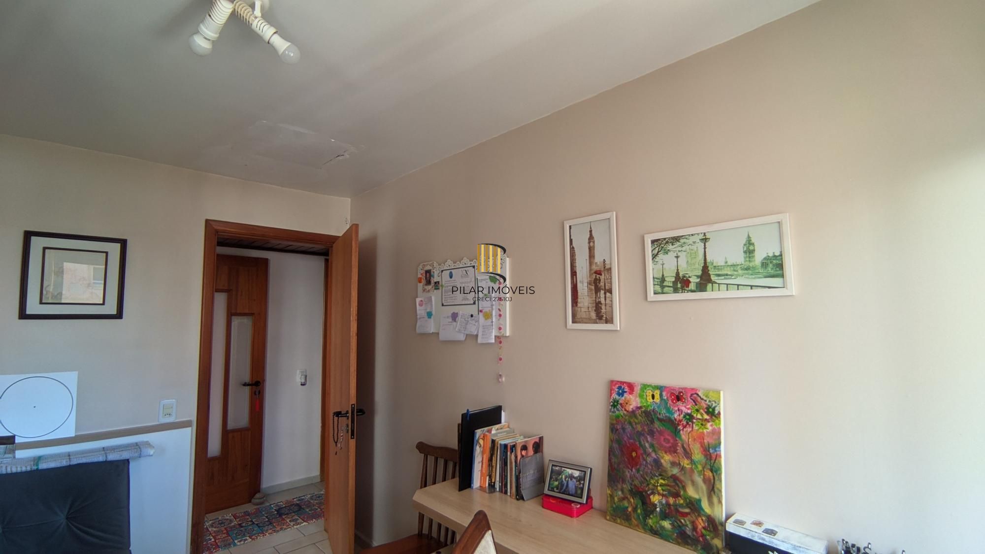 Cobertura com piscina 3 dorm, 2 vagas individuas, no bairro Petrópolis