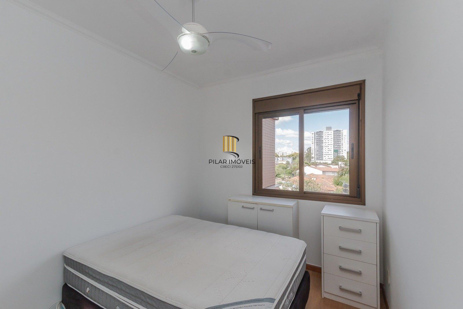 Apartamento de 4 dormitórios, sacada fechada com churrasqueira -Av. Panamericana