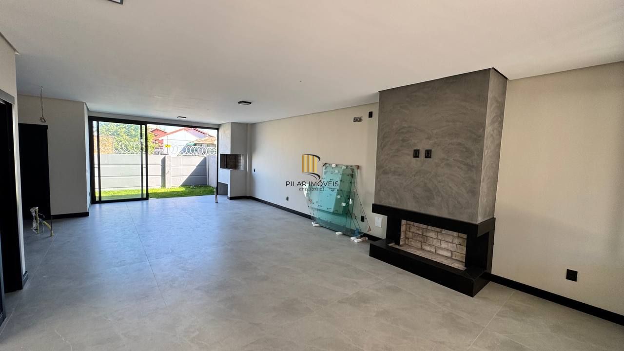 Casa com 3 suítes e pátio privativo na Zona Norte, bairro Ecoville