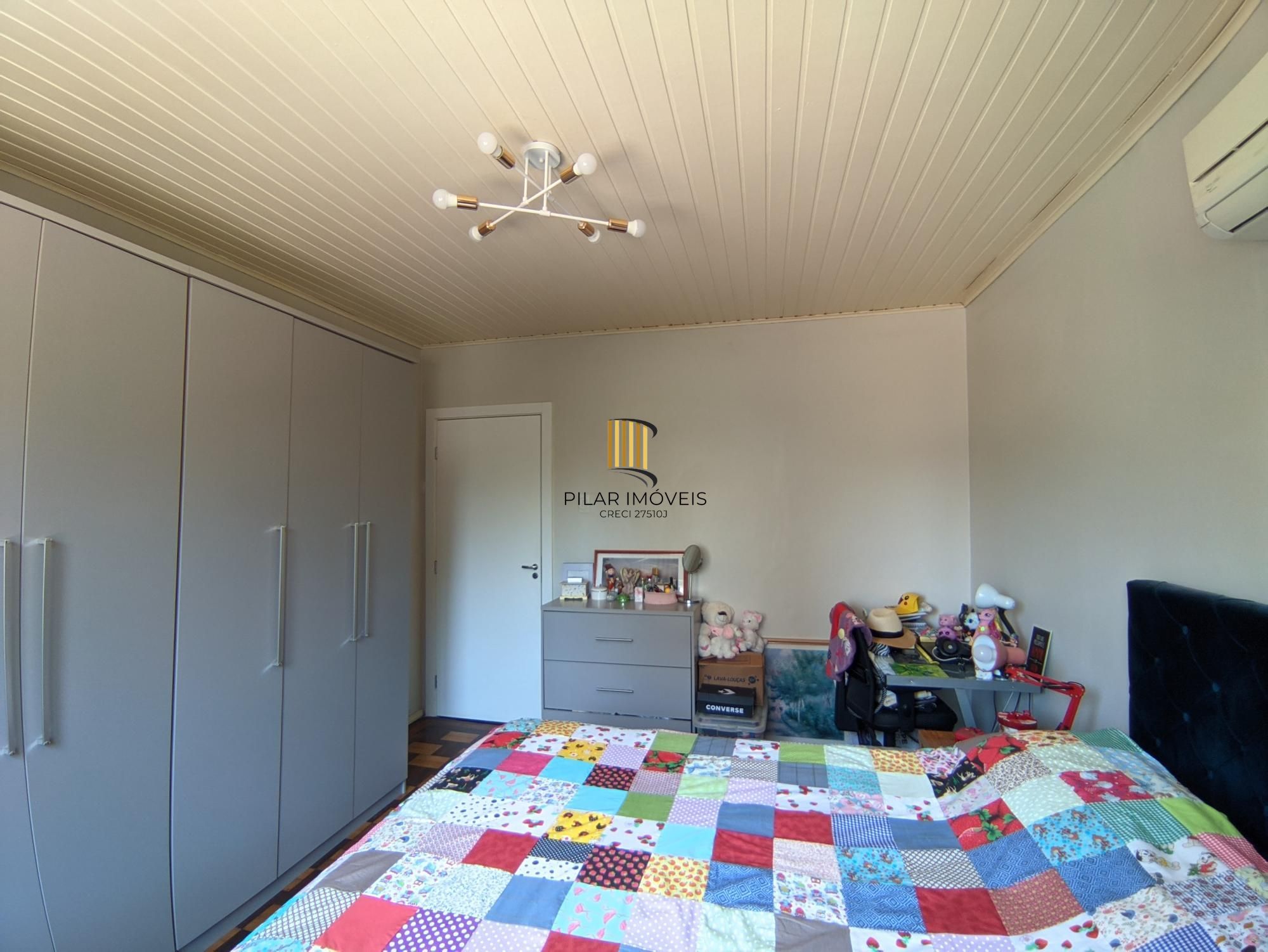 Casa com 3 Dormitórios, sacada e churrasqueira, no Bairro São João