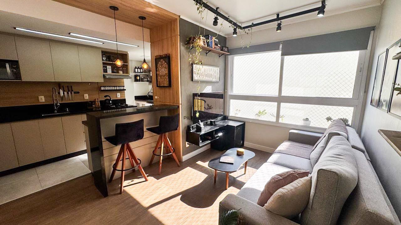 Apartamento mobiliado com 2 dormitórios 1 suíte e 1 vaga no Cristo Redentor
