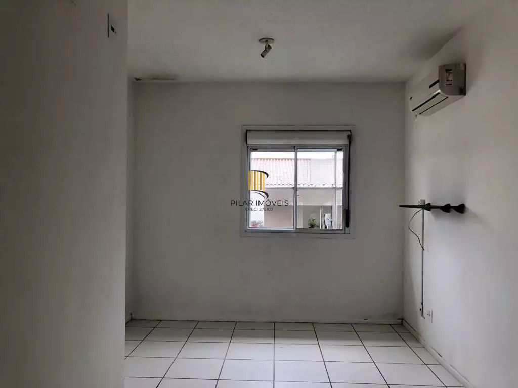 Casa em Condomínio com 2 dormitórios, suíte e 2 vagas, infraestrutura completa.