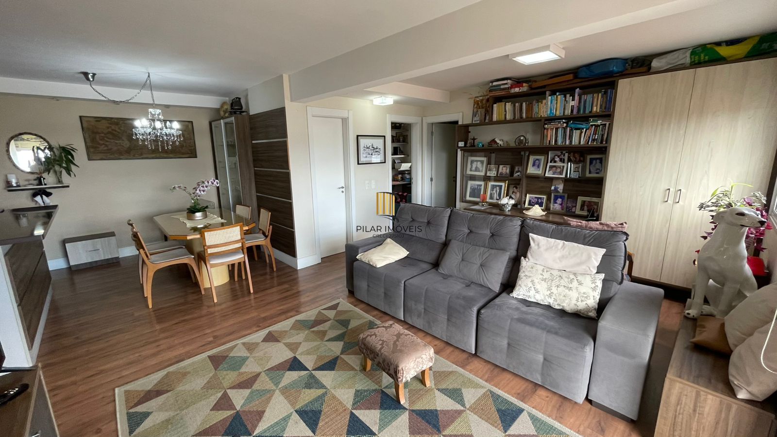 Apartamento com vista para o Guaíba e sacada ampla no Rossi Fiateci