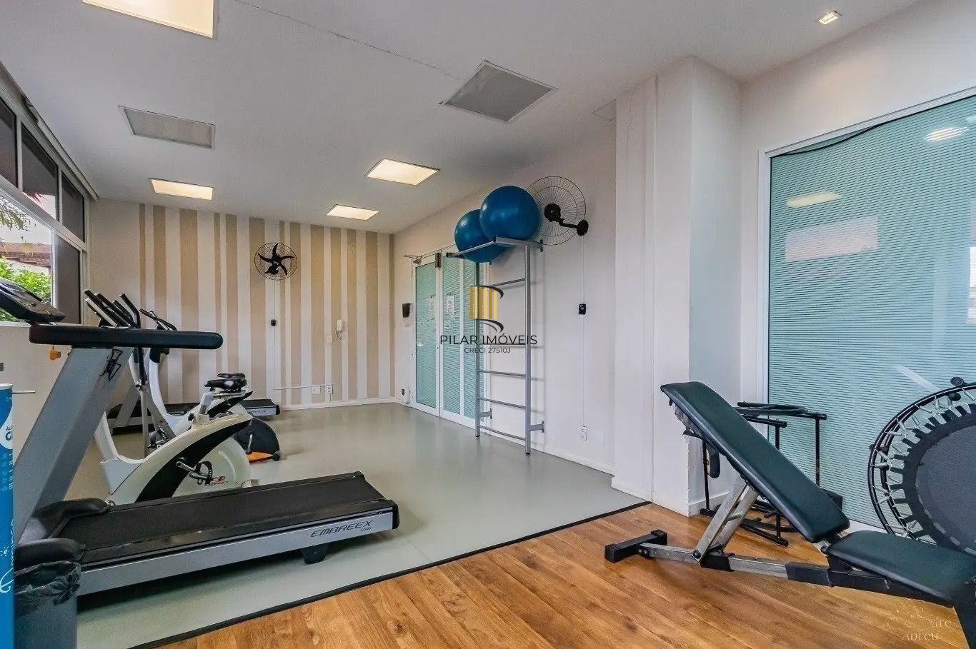 Apartamento mobiliado com 3 dormitórios panorâmica na Azenha em Porto Alegre