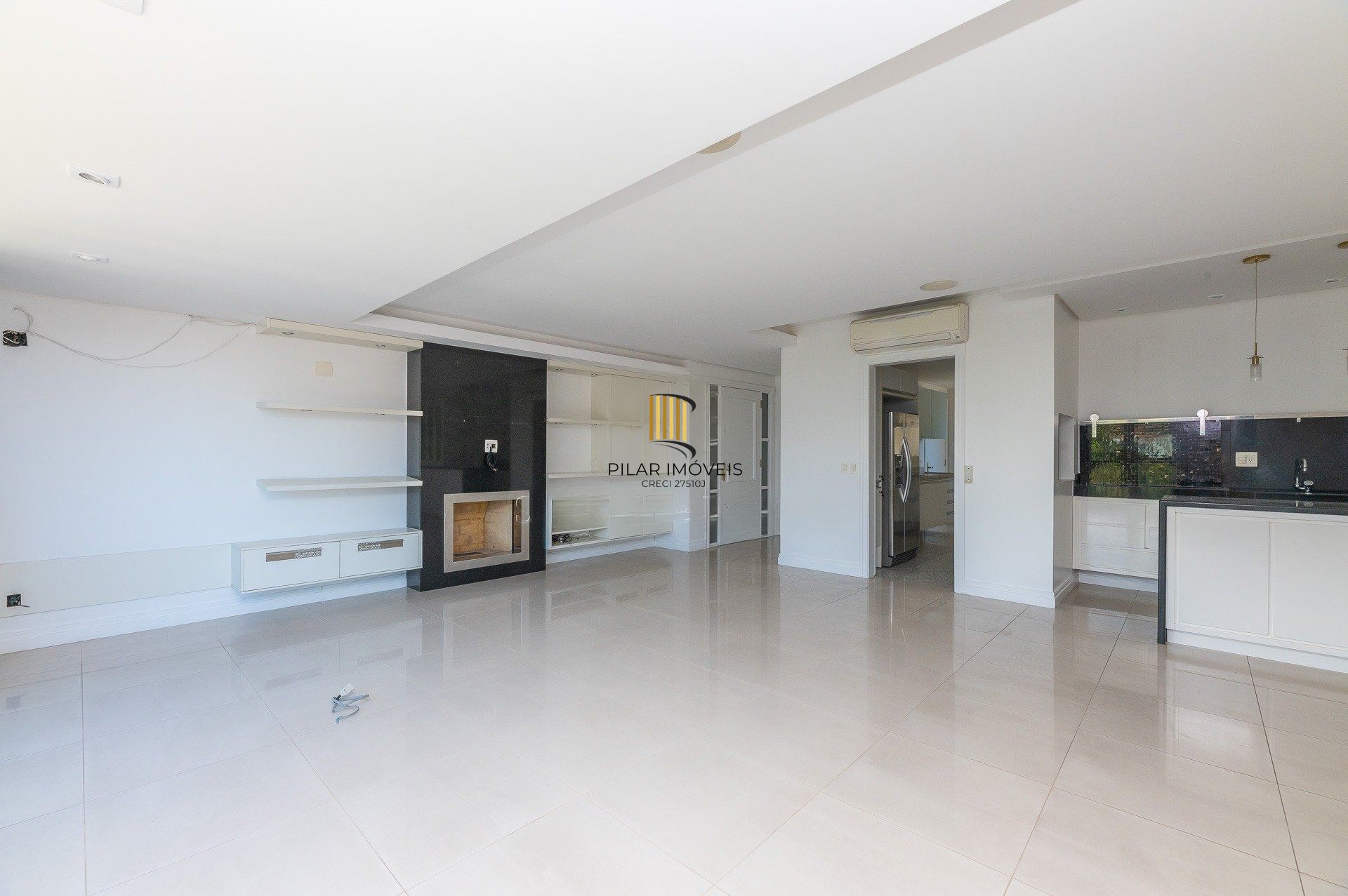Com 169m² privativos, 03 suítes, 2 vagas na Rua Marques o Pombal- Moinhos de Vento