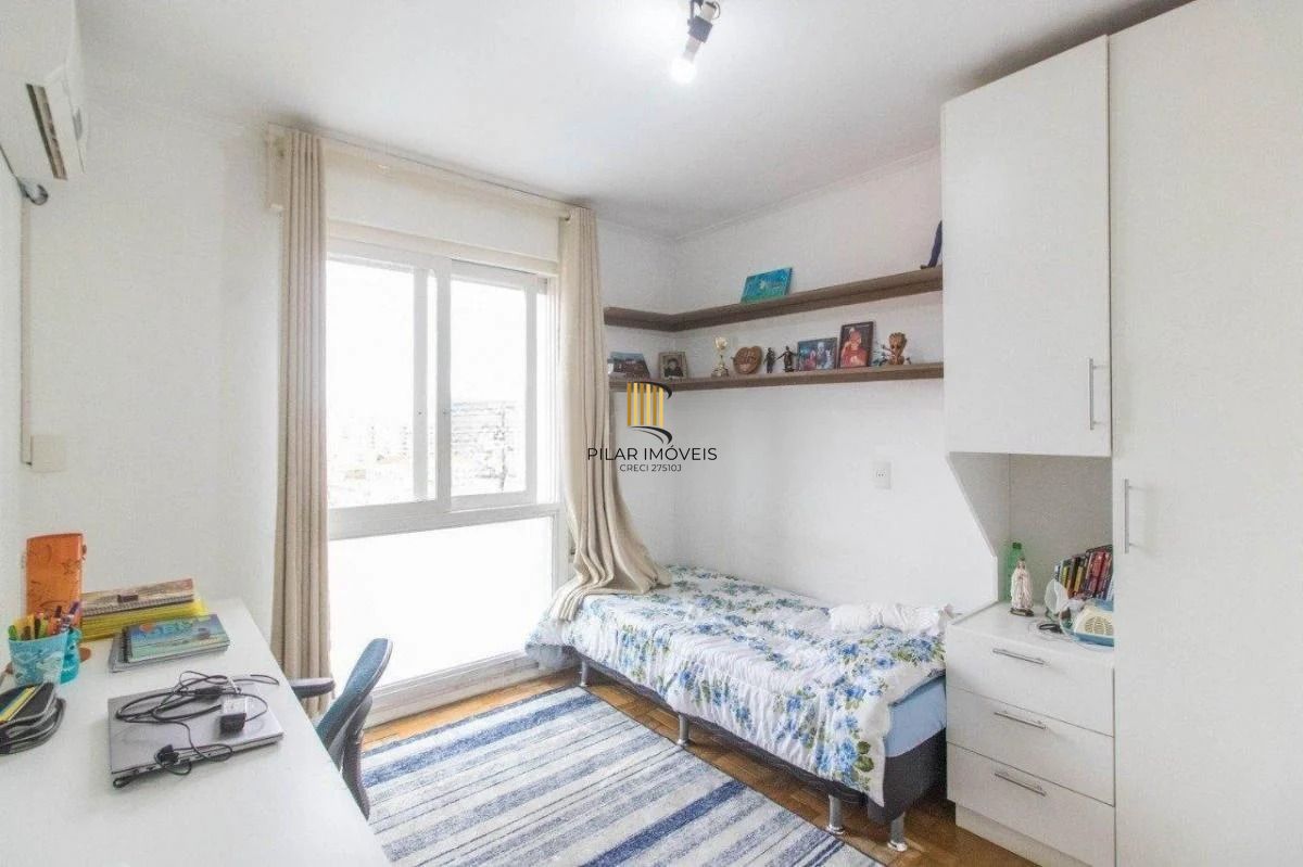 Cobertura ensolarada com 3 quartos, com vista, duas vagas. Cristo Redentor