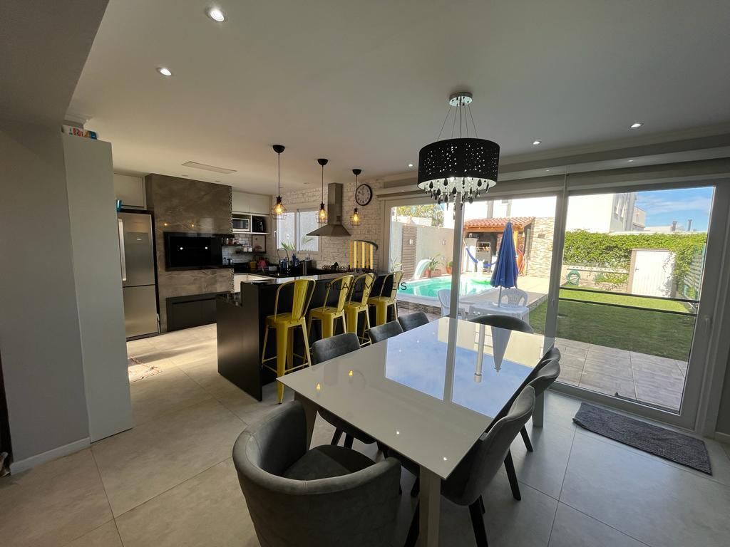 Casa com 3 dormitórios, piscina e energia solar no Chácara das Nascentes
