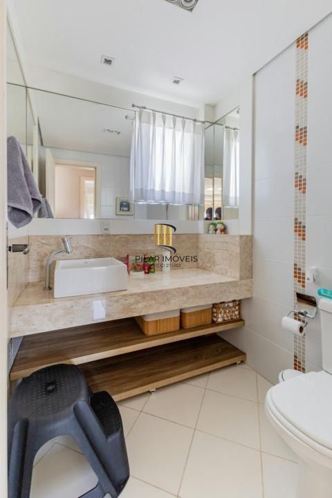 Apto 2 dorms c/ suíte, churrasqueira e 2 vagas no Passo da Areia