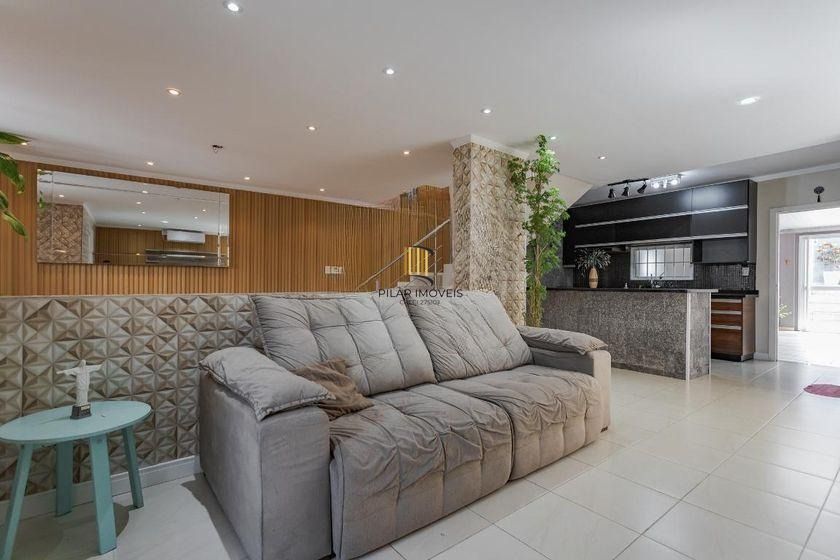 Casa térrea com 3 dormitórios, espaço gourmet e 3 vagas.