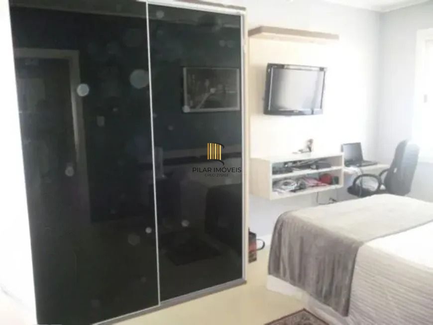 Casa térrea com 3 dormitórios, suíte e 3 vagas.