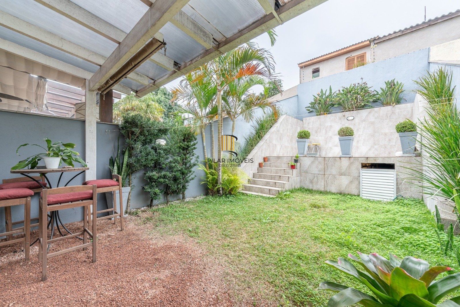 Casa com 3 dormitórios, suíte, pátio com spa, 3 vagas, Rua do Pampa - Ecoville