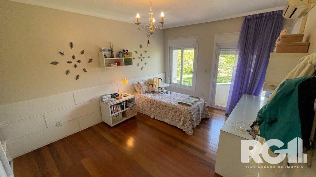 Casa 4 dormitórios no bairro Vila Ipiranga