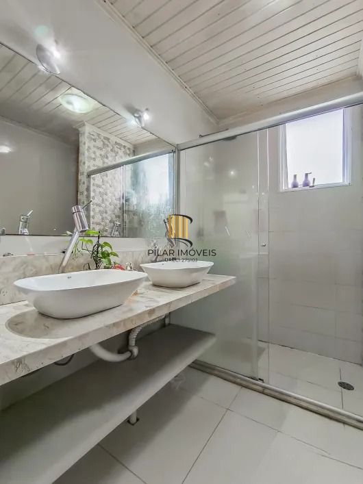 Casa com 3  Dormitórios, sacada e churrasqueira, no Bairro São João