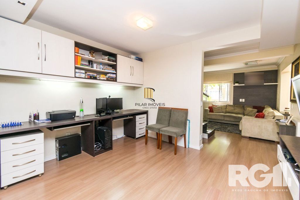 Casa Condominio 4 Dormitório(s) Bairro Sarandi