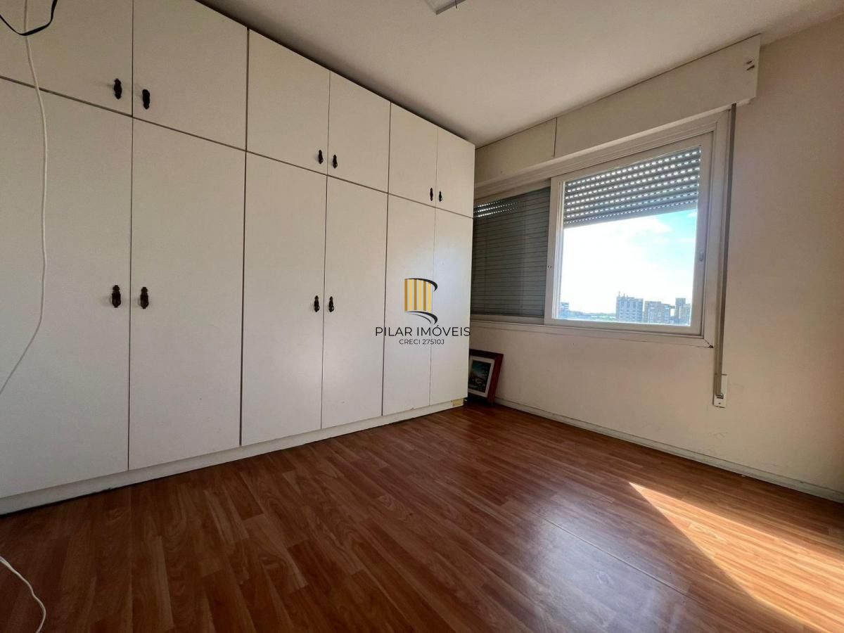 Apartamento com 3 dormitórios, 1 vaga e elevador,  Rua: Ernesto Alves - Floresta