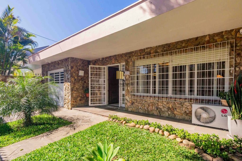 Casa 3 dormitórios, 2 suítes, piscina