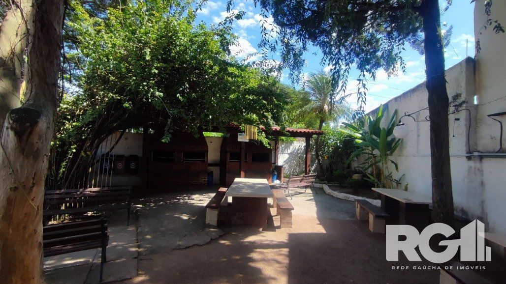 Apartamento térreo 2 dormitórios 50m² privativos. Av. Engenheiro Francisco Rodolfo Simch -Sarandi
