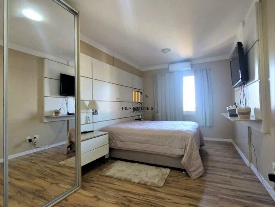 Cobertura com elevador, 3 dormitórios, suíte e 3 vagas.