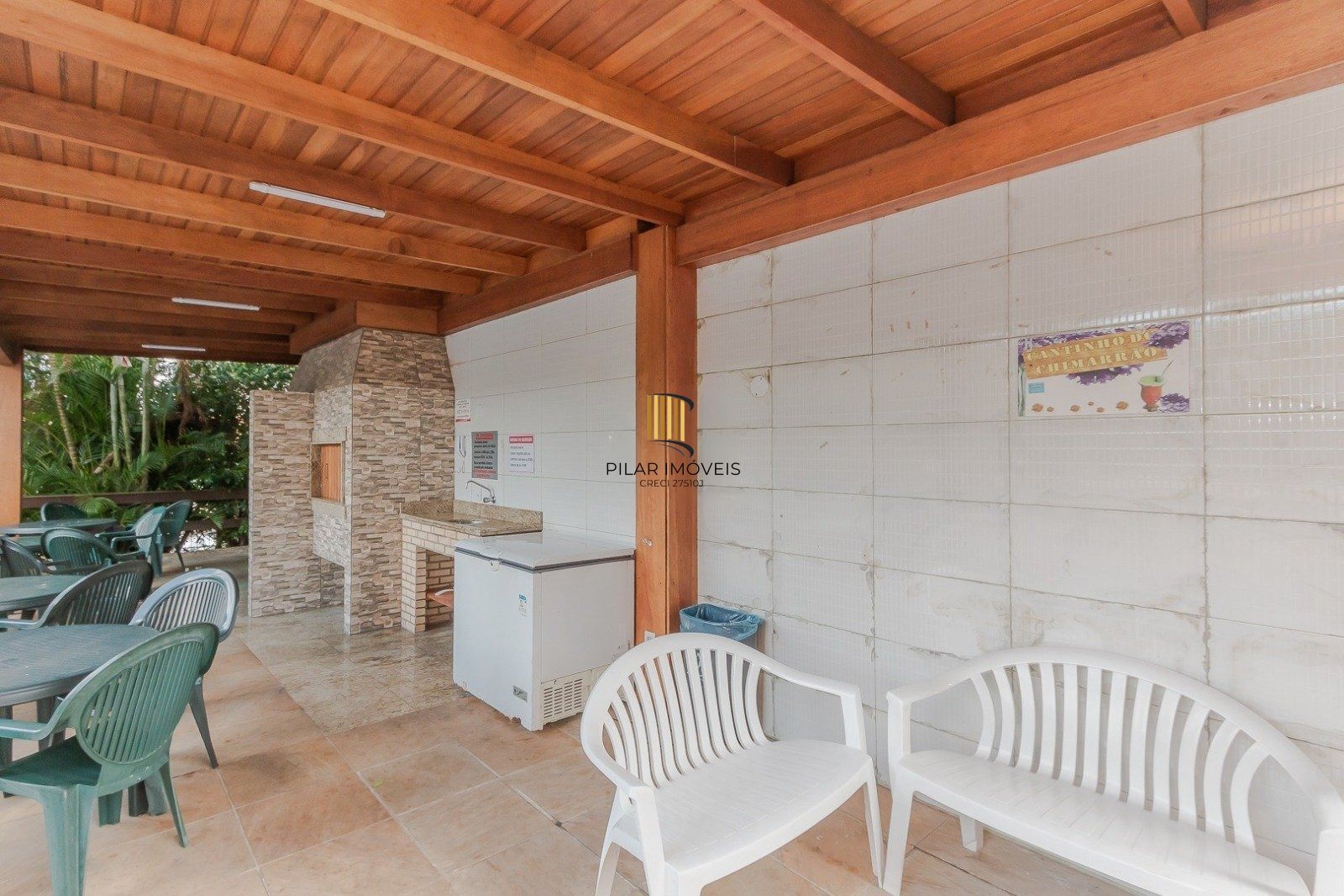 Apartamento de 4 dormitórios, sacada fechada com churrasqueira -Av. Panamericana