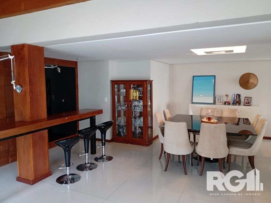 Casa 4 dormitórios no bairro Jardim Itu