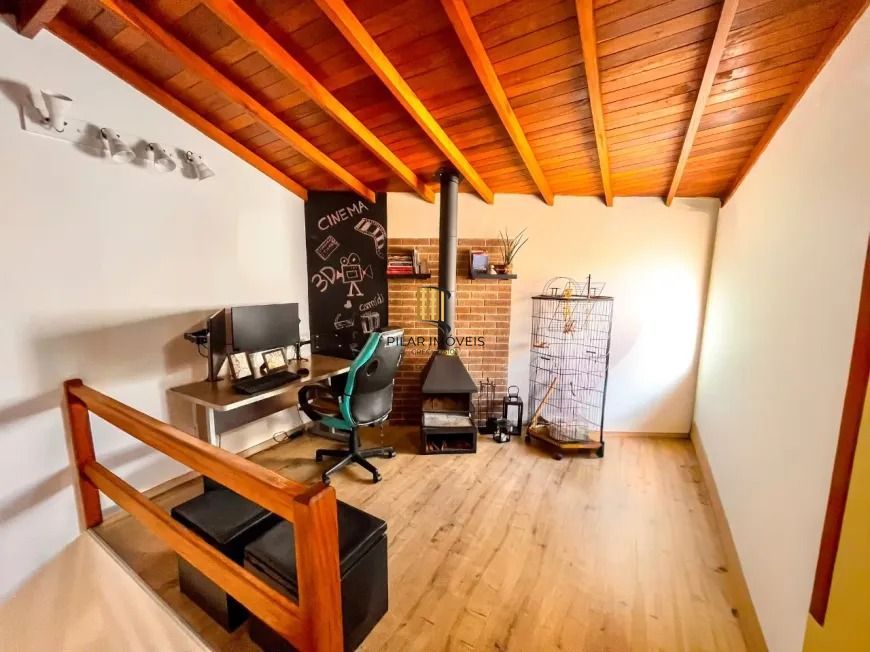 Casa Reformada em Condomínio com Suíte e Espaço Versátil Avenida Ecoville