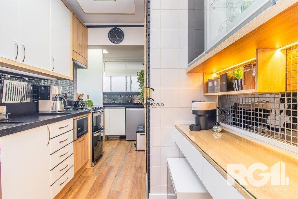 Apartamento 100% Mobiliado,  com 2 Quartos, vaga de garagem e elevador - Passo da Areia