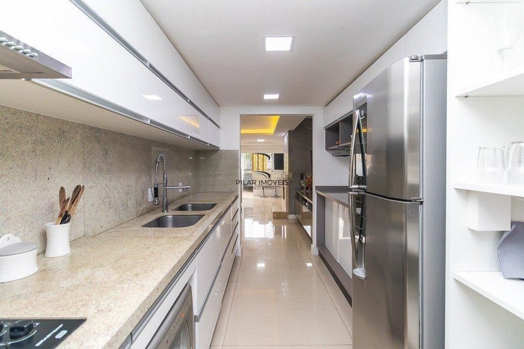 Casa em condomínio com 4 quartos, 2 suítes e 2 vagas à - Jardim Sabara