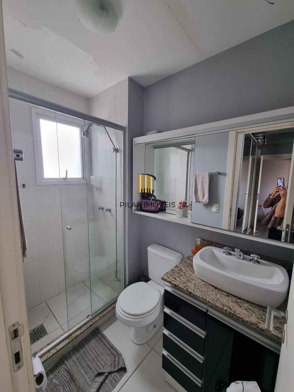 Apto 3 dorm living estendido, andar alto no Passo da Areia