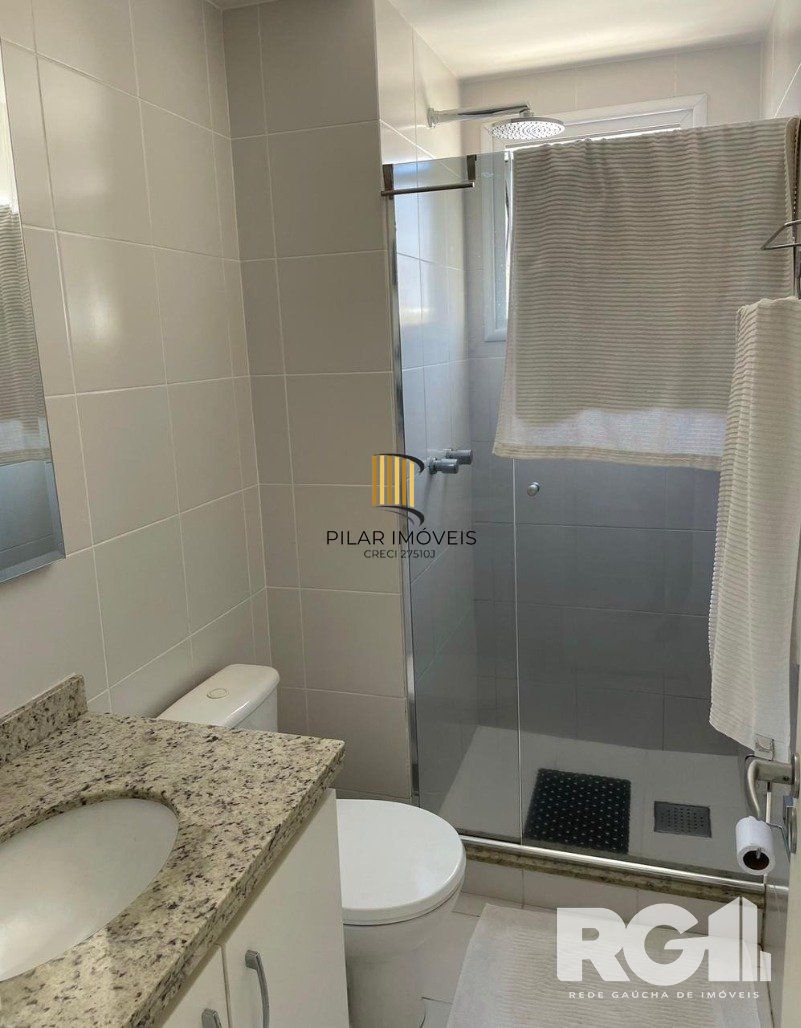 Apartamento à venda com 2 dormitórios transformado em 1 (facilmente reversível), suíte, com  69,04m², 2 vagas de garagem.