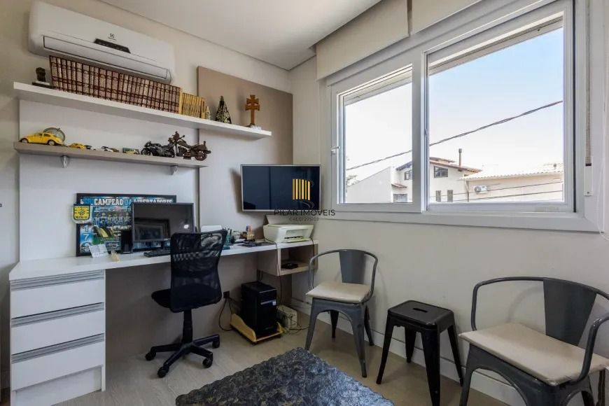 Sobrado com 3 suítes e 2 vagas no Jardim Itu Sabará