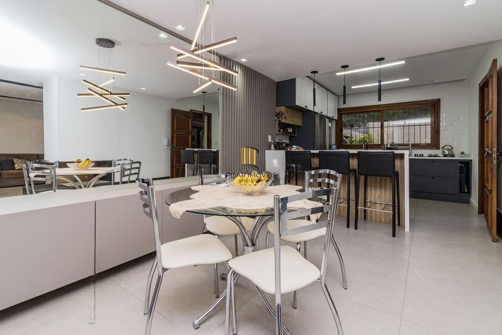 Casa 4 dormitórios no bairro Chácara das Pedras