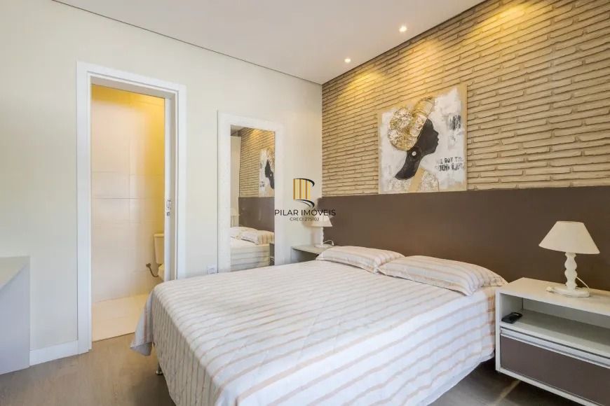 Sobrado com 3 suítes e 2 vagas no Jardim Itu Sabará