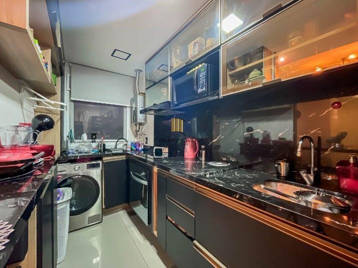 Apartamento semimobiliado, andar alto, com vista perene – Jardim Lindóia