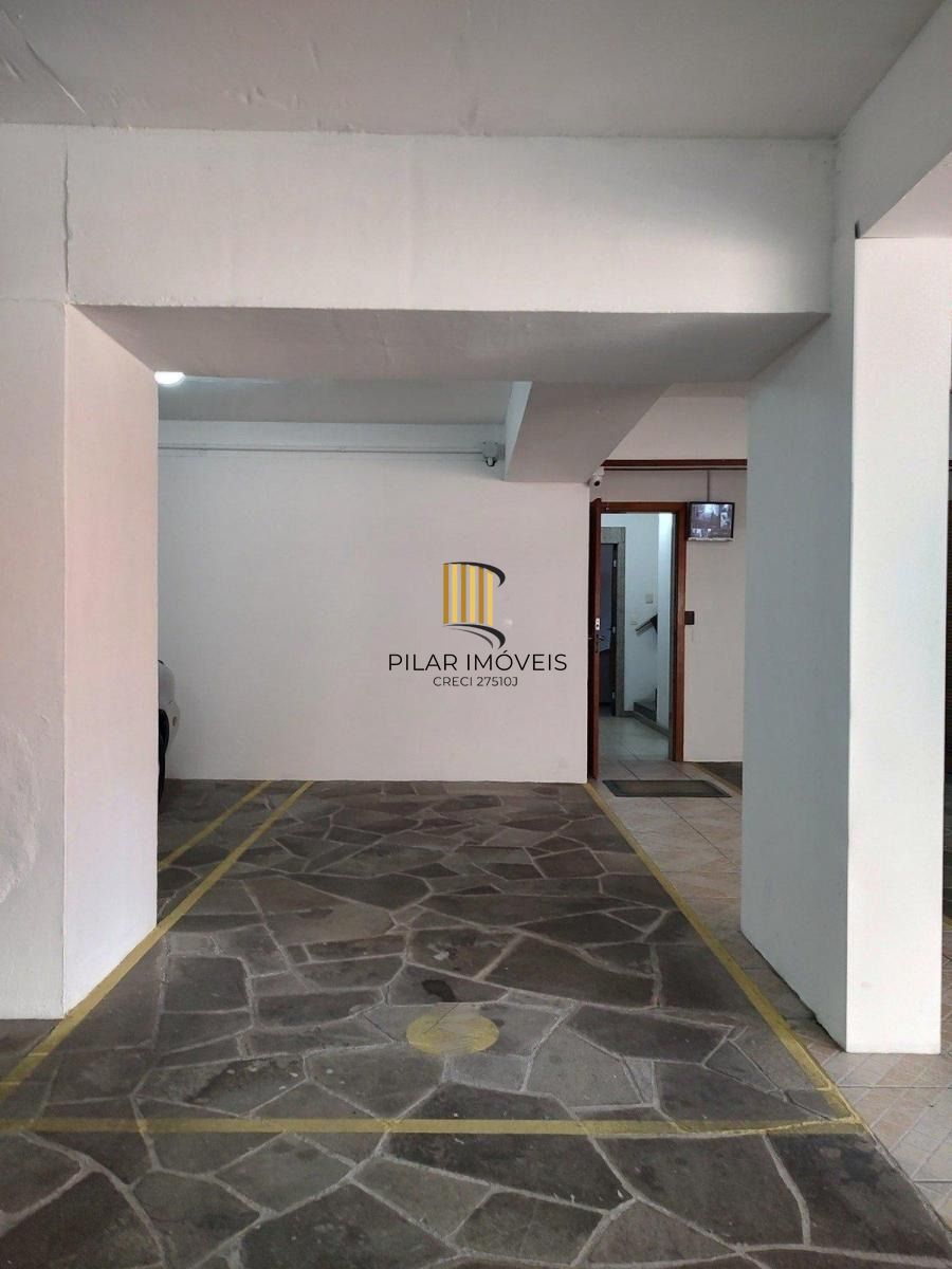 Cobertura com elevador, 3 dormitórios, suíte e 3 vagas.