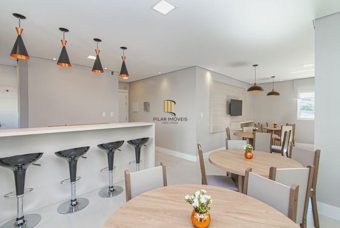 Apartamento 100% decorado com 92m², suíte, churrasqueira e 2 vagas de garagem.