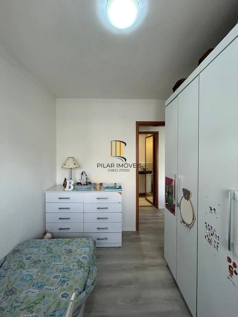 Apartamento com 2 dormitórios, suíte, sacada, churrasqueira e vaga.