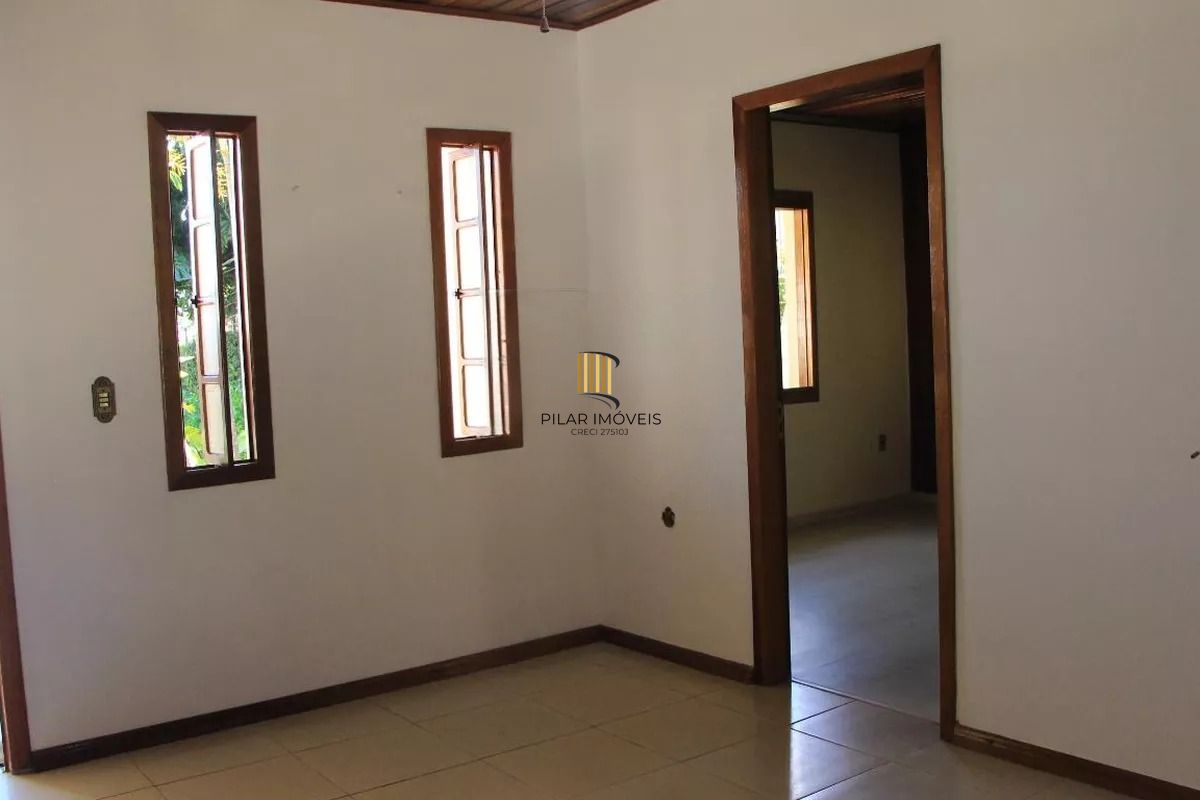 Casa 3 dormitórios com suíte e pátio no Jardim Planalto