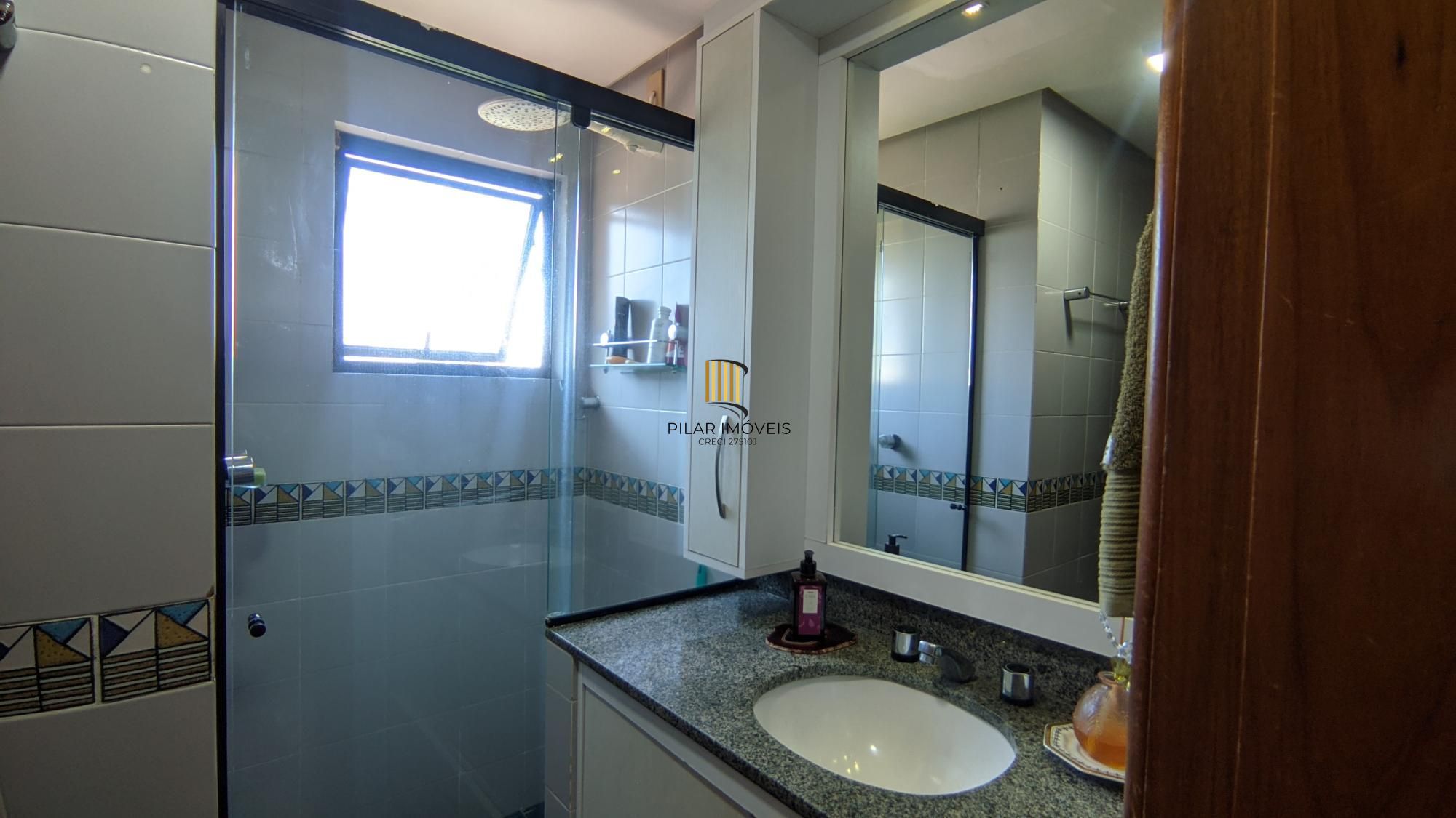 Cobertura com piscina 3 dorm, 2 vagas individuas, no bairro Petrópolis