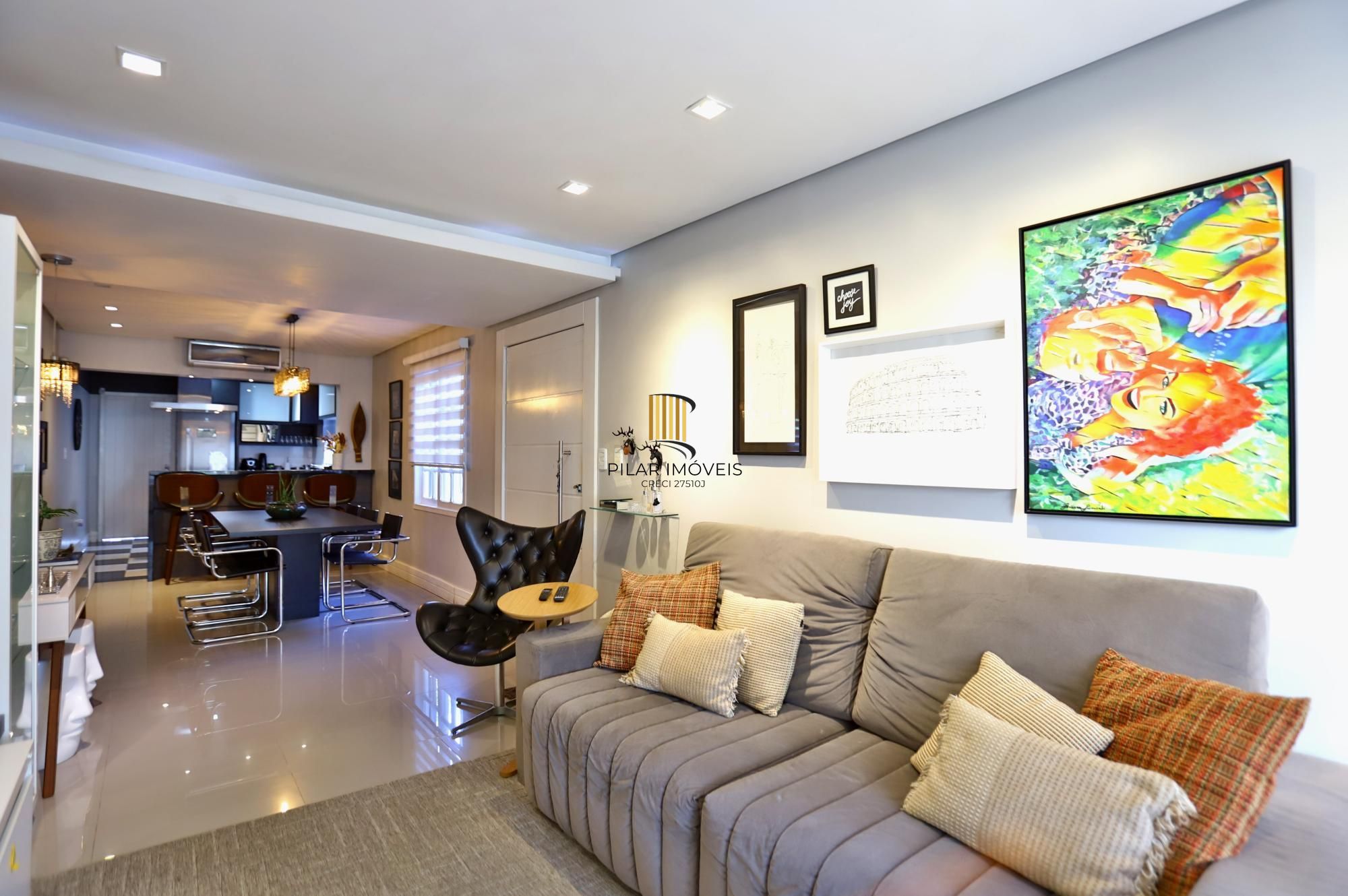 Casa mobiliada com suíte, patio e espaço gourmet completo