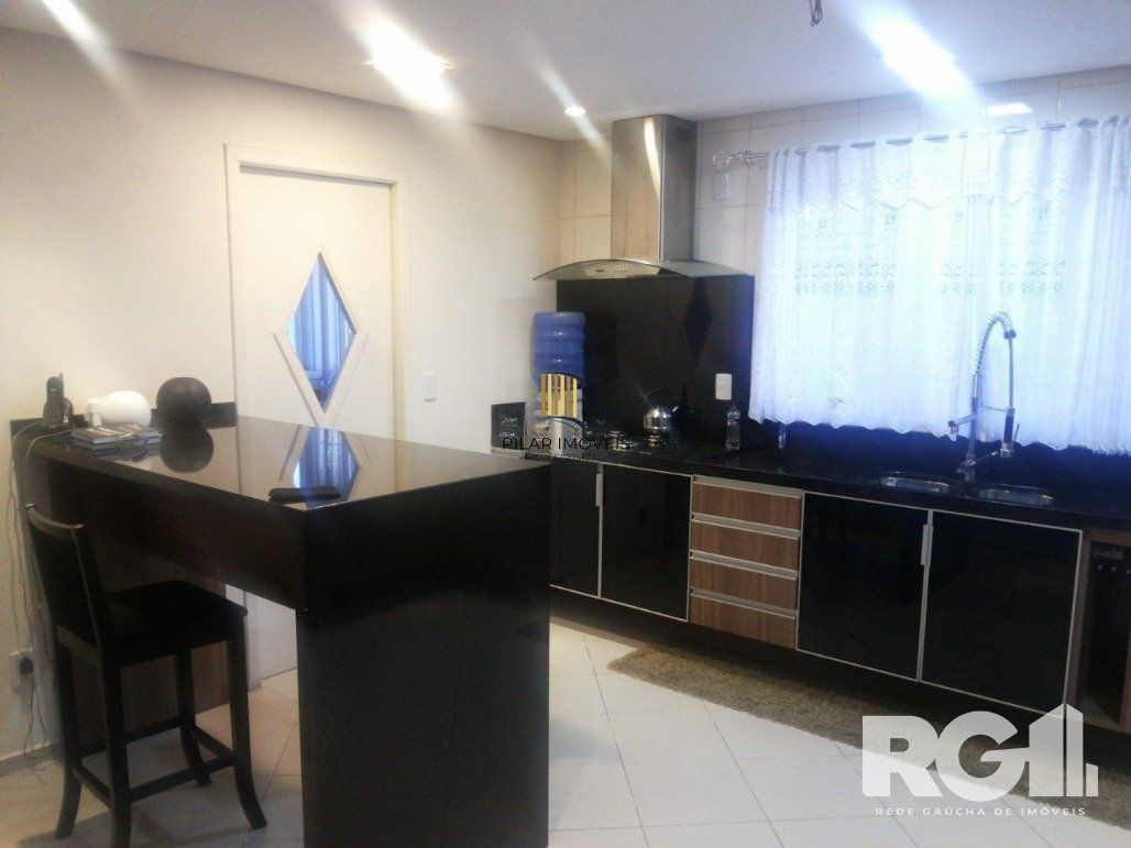 Casa 4 dormitórios no bairro Parque Santa Fé