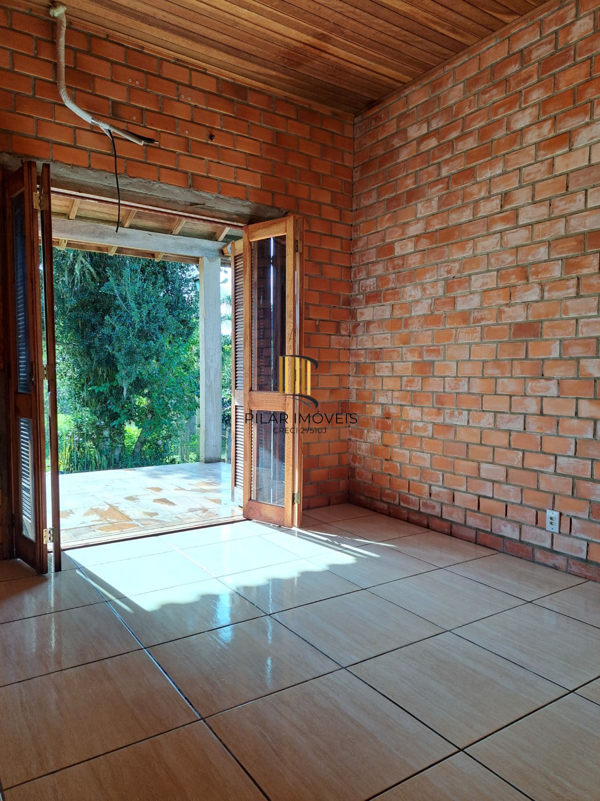 Sobrado 200m² privativos, 4 dormitórios 1 suíte e 2 vagas cobertas - Gravataí