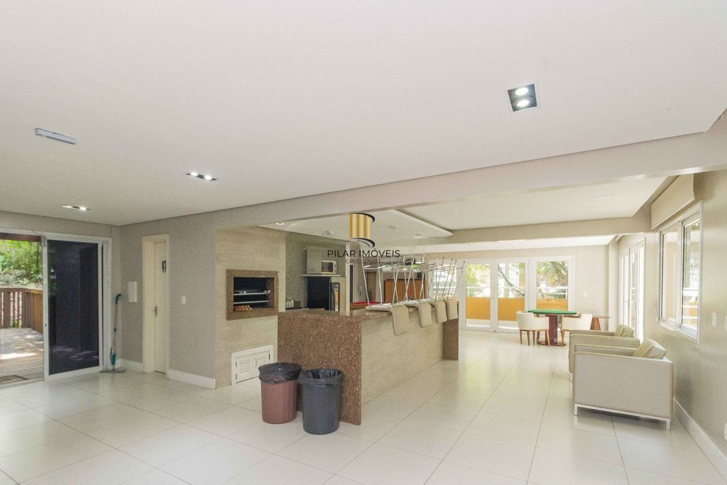 Casa em condomínio com 3 dormitórios, suíte e pátio amplo – 147m²