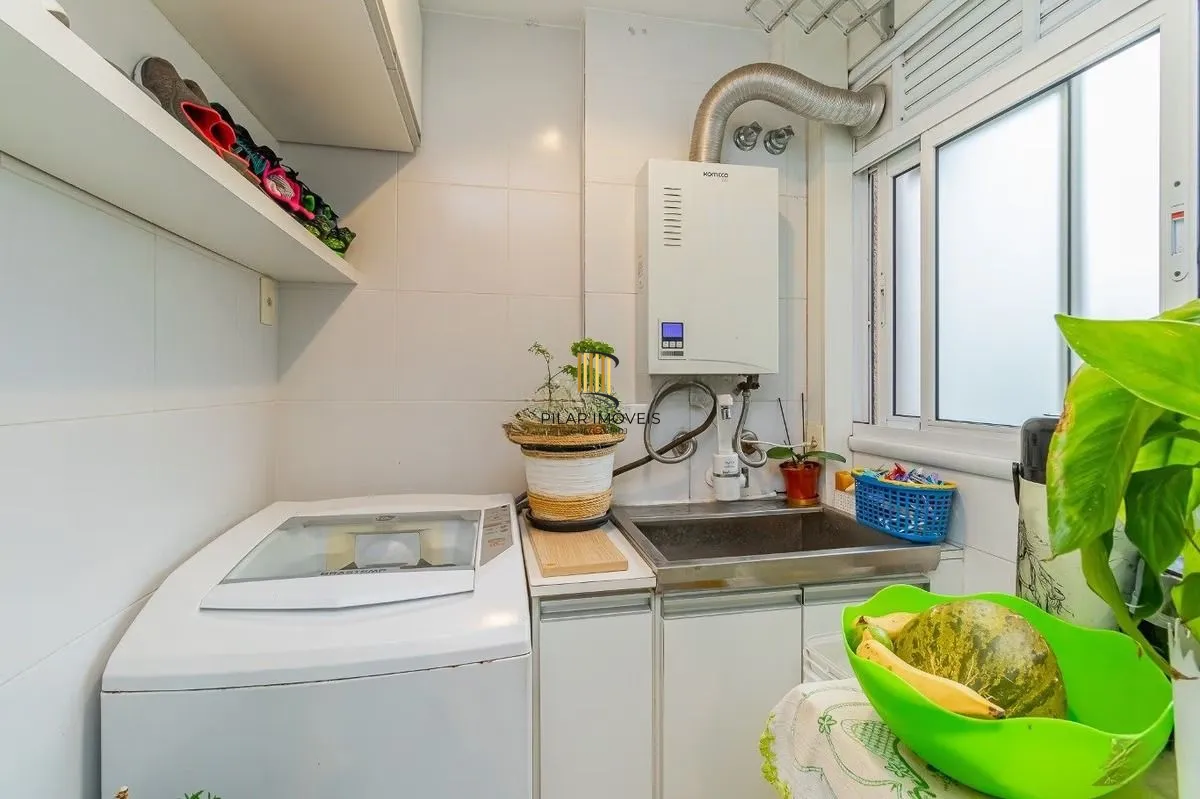 Apartamento 2 Dorm com Suíte, Sacada e Vaga